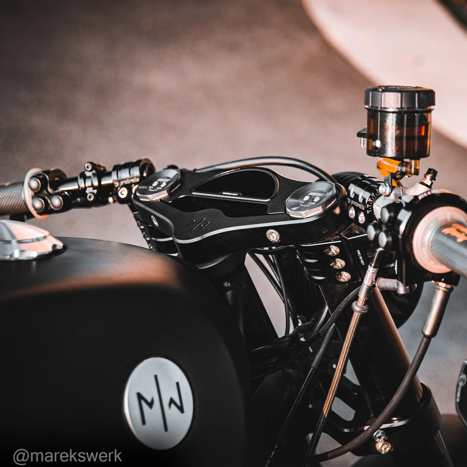 Motogadget motoscope pro cruscotto digitale moto display