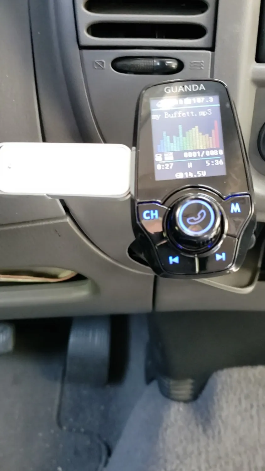 Guanda Trasmettitore FM Bluetooth Auto Schermo 1,8 Nero Pallido 18W