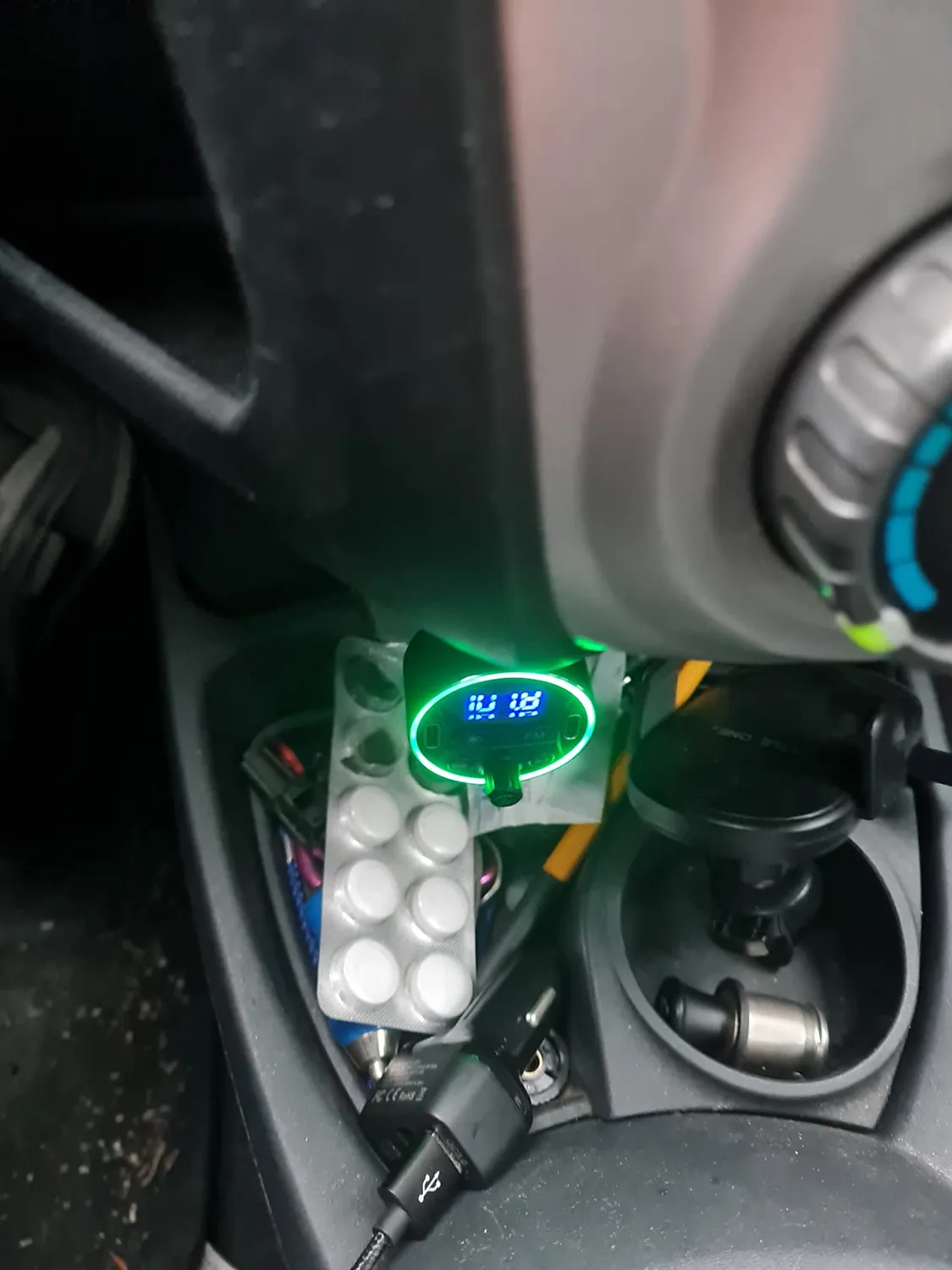 Guanda Bluetooth 5.3 Trasmettitore FM Auto PD 20W Luci LED 9 Colori